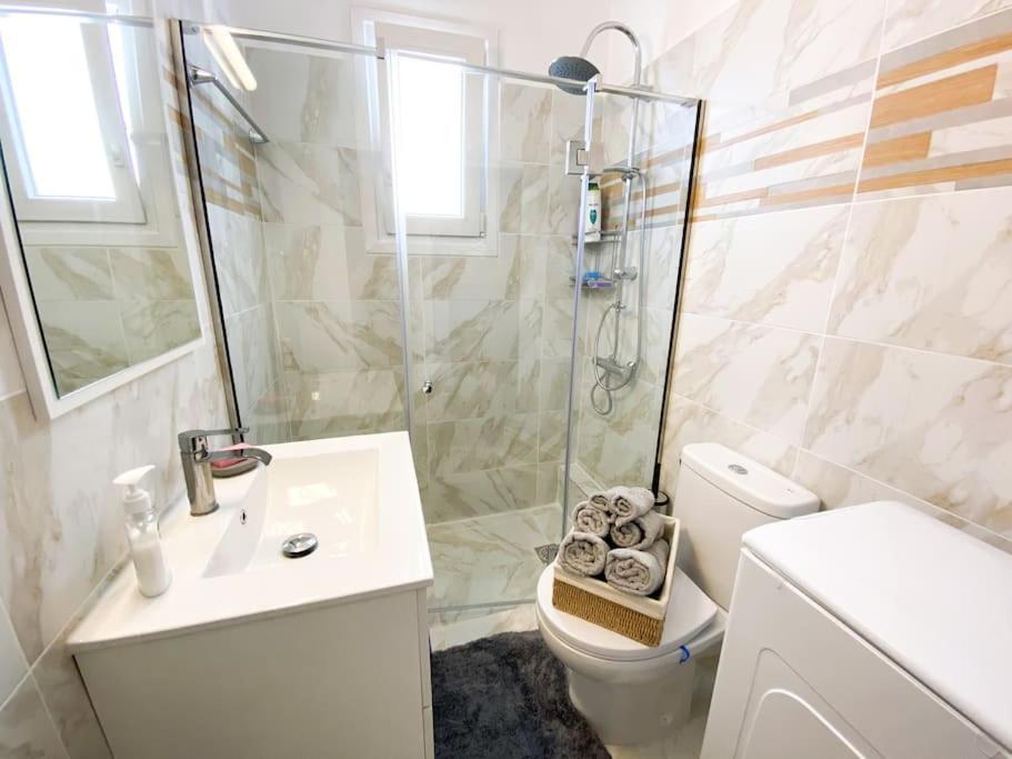 6Th Floor Apartment In Victoria Square Афіни Екстер'єр фото